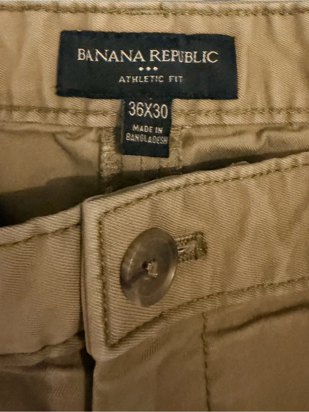 Banana Republic Men's Athletic Lived-In Chino. Size 36/30 Color: Acorn